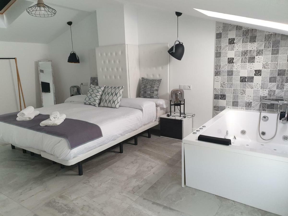 Apartamentos Hostal Cabanas Carboneras de Guadazaón Exterior foto